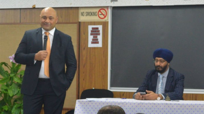 Minister addresses ethnic issues in public meeting
