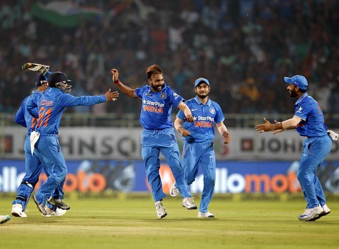 Indian cricket team gives a perfect Diwali gift to fans, thrashes NZ