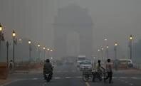 Delhi shuts schools, steps up battle against smog