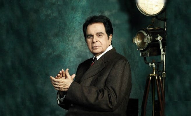 Lata, Big B, Shabana wish Dilip Kumar on his birthday