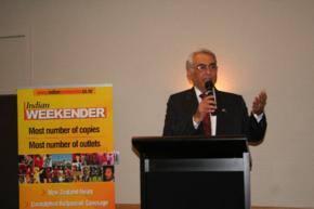 High Commissioner Mehta urges Indian community to work together