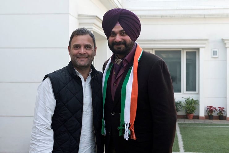 Navjot Sidhu joins Congress