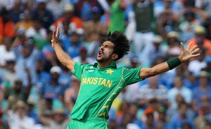 Pakistan beat India to lift Champions Trophy
