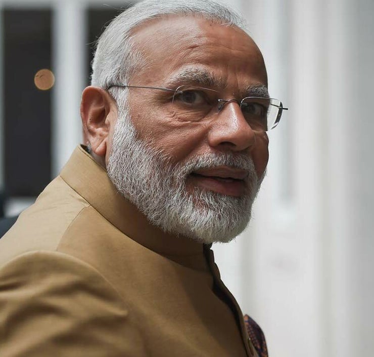 Modi continues affection with diaspora: Promises a developed India in their lifetime
