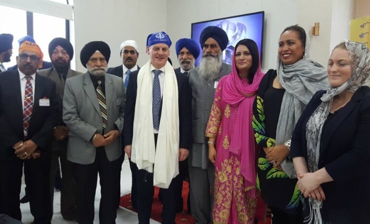 Prime Minister Bill English visits Kolmar Gurudwara