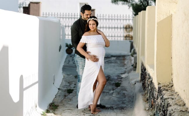 Mamma mia! Esha Deol, Bharat’s ‘Baby-moon’ in picturesque Greece (see photos inside)