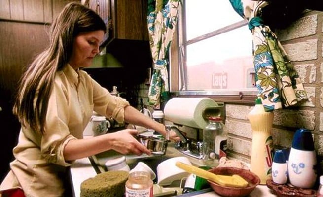 Mothers work more, dads spends more leisure time: Study