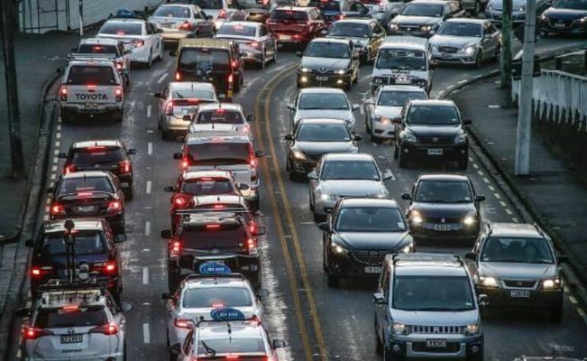 Crash on Southern motorway creates 6km queue