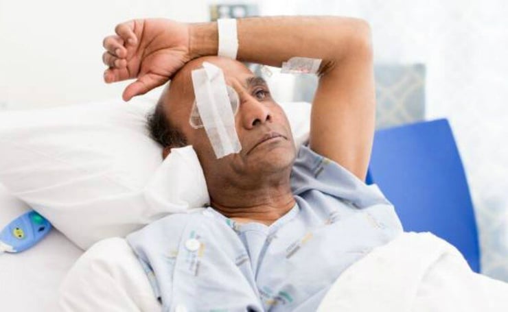 Hamilton diary owner loses eye in a robbery