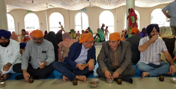 Indian High Commissioner’s outreach to community: Visits to temple and Gurudwara