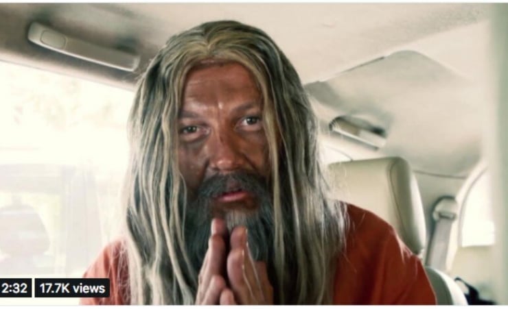 Brett Lee disguises himself as old man to play some cricket with Mumbai kids