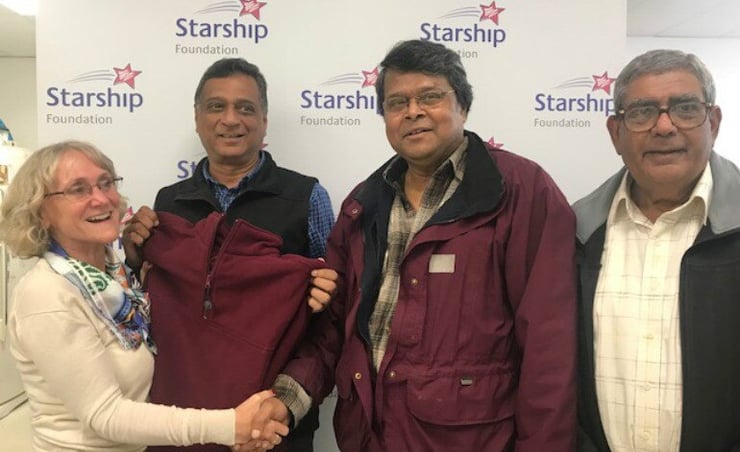 Ramakrishna Centre donates winter clothes to Starship Foundation