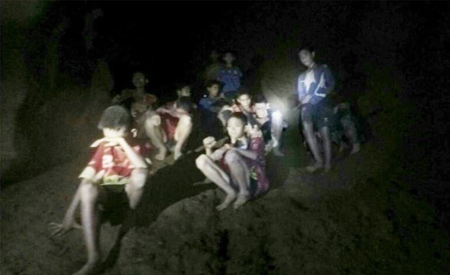 Mission to rescue boys from Thai cave underway