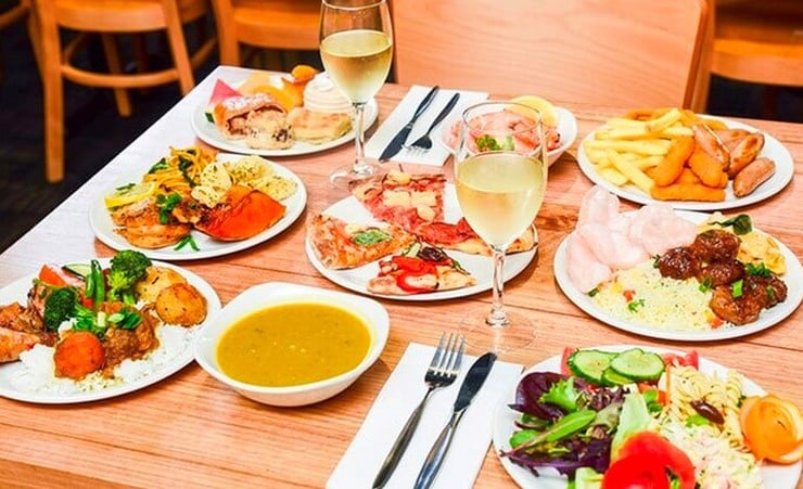 Eat dinner before 9 pm to lower risk of breast and prostate cancer